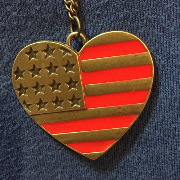 Jewelry - Beautiful flag in shape of a heart necklace